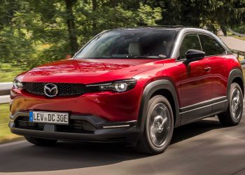 La prima Mazda a emissioni zero pare cucita addosso