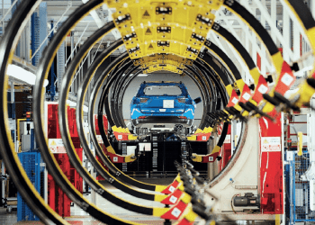 Produzione di automobili rallentata a causa della mancanza di microchip
