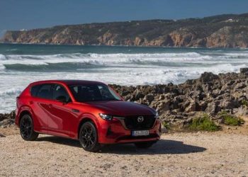 Mazda attacca il segmento premium con la nuova CX-60