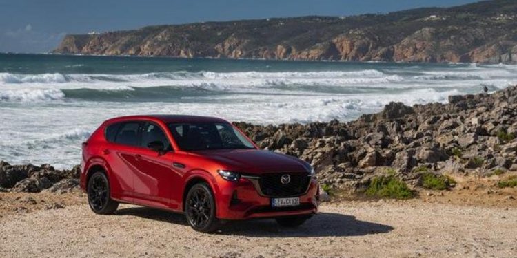 Mazda attacca il segmento premium con la nuova CX-60