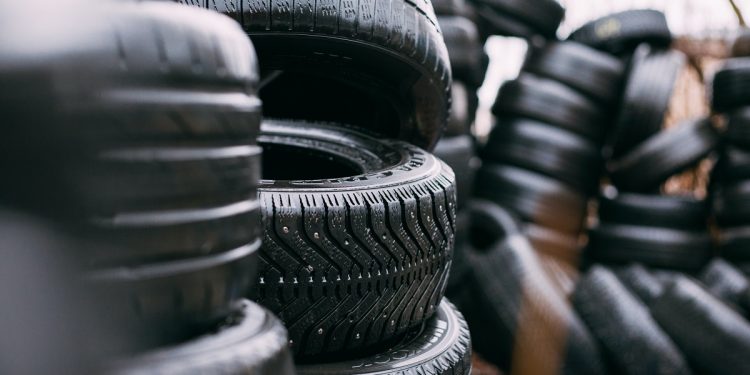 Sicurezza stradale, ecco come scegliere le gomme più adatte