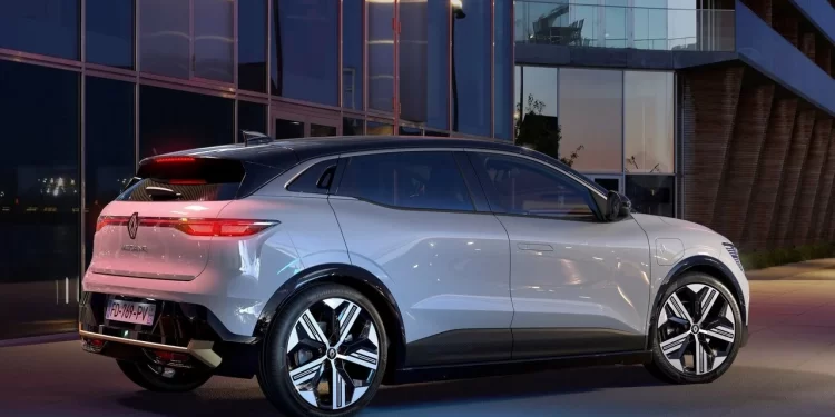 Megane versione E-Tech, l’elettrico abbinato alla tradizione