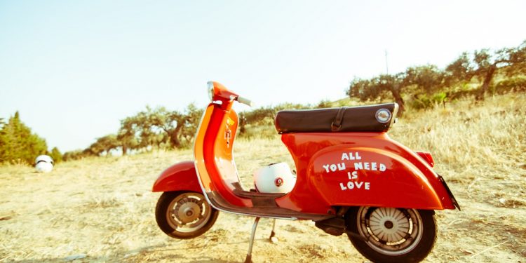 Vespa e Justin Bieber, due icone pop si incontrano