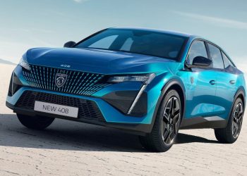 Con 408 Peugeot apre un fronte inedito