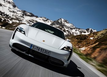 Porsche allarga la famiglia taycan