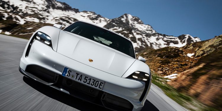 Porsche allarga la famiglia taycan