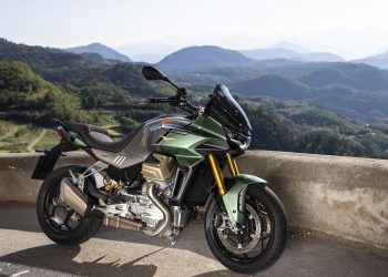 La nuova Guzzi V100, tante moto in una