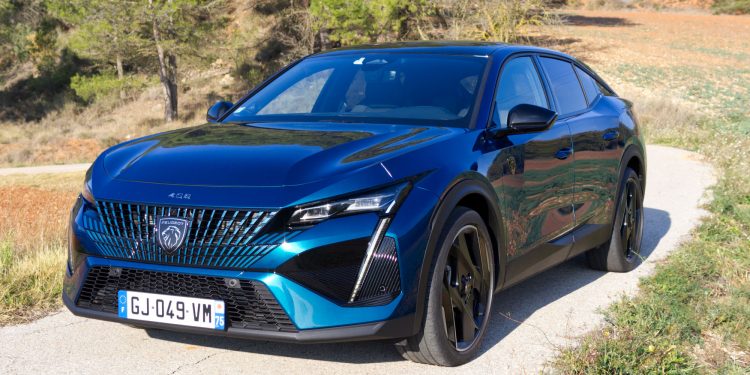 Il futuro PEUGEOT parte da lontano ma vuole essere “fast and Furious”