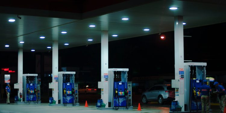 Dove la benzina costa meno