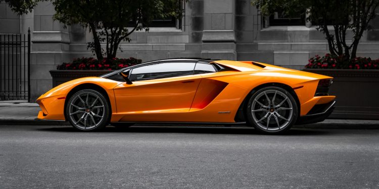 Lamborghini fa sessanta entra in una nuova era
