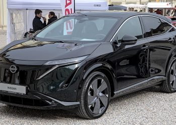 Nissan Ariya, un’elettrica compatta, ma comoda