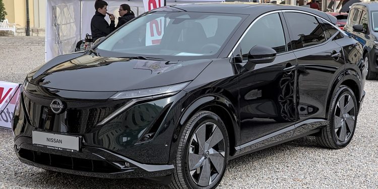 Nissan Ariya, un’elettrica compatta, ma comoda