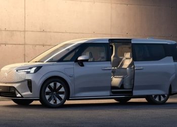Con EM90 Volvo prova a reinventare il monovolume