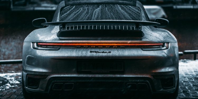 La strategia Porsche Più giovani e più donne