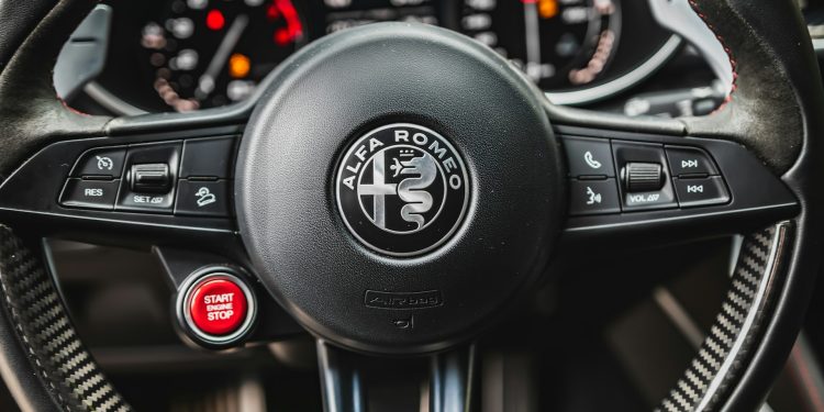 Il tributo al tricolore di Alfa Romeo