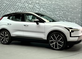 La Volvo EX30 si fa apprezzare anche nella versione base