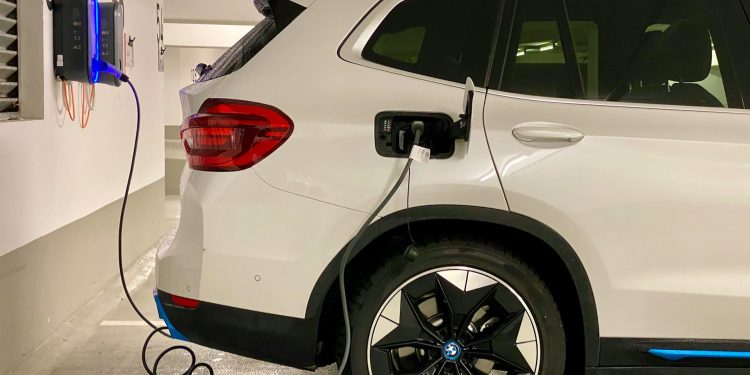 Le auto aziendali possono accelerare l’elettrificazione