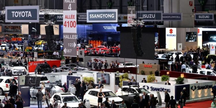 Come è strano curiosare tra gli stand di Ginevra