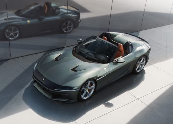 FERRARI LA MERAVIGLIA DELLA 12 CILINDRI