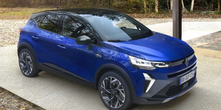 RENAULT RITOCCA LA CAPTUR CHE DIVENTA PIÙ DECISA
