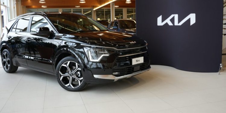 Kia si inventa la Niro Tri-Fuel, ibrido benzina – Gpl – elettrico