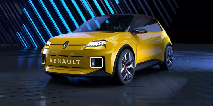 UN TUFFO NELLA STORIA CON RENAULT 5 ELETTRICA