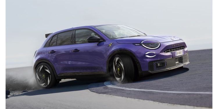La 600e si veste da Abarth per far cambiare idea