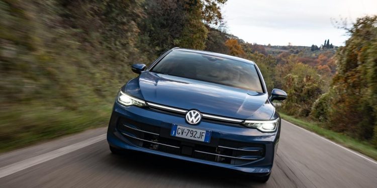 Volkswagen si reinventa l’ibrido: ecco il nuovo eHybrid