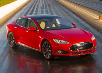Pro e contro dei miei dieci anni con una Tesla Model S