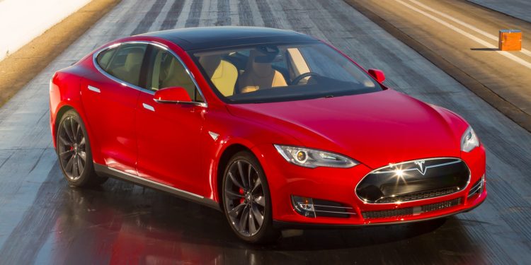 Pro e contro dei miei dieci anni con una Tesla Model S