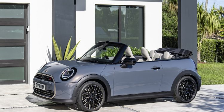 MINI CABRIO MISURA LA FELICITÀ