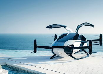 ASPETTANDO L’AUTO VOLANTE È ARRIVATO IL SUPER DRONE