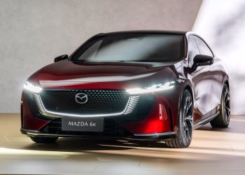 LA PRIMA BERLINA ELETTRICA MAZDA NON TRADISCE