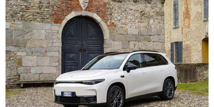 LEAPMOTOR LA CINA SECONDO STELLANTIS CON C10 DEBUTTA IL SUV CON DUE MOTORI