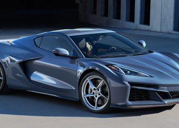 CORVETTE E-RAY LA RIVOLUZIONE DI UN’ICONA
