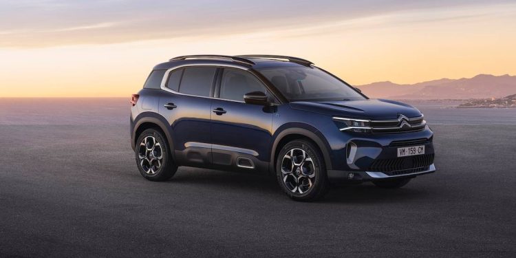 CON C5 AIRCROSS CITROËN RIDÀ LUCE ALL’AMMIRAGLIA