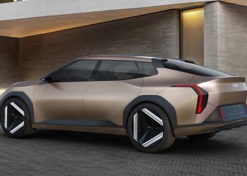 CON L’EUROPEA EV4 KIA RILANCIA LA BERLINA IN ITALIA