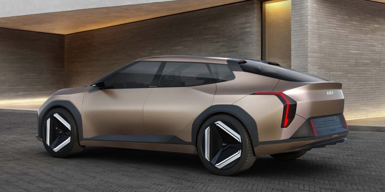 CON L’EUROPEA EV4 KIA RILANCIA LA BERLINA IN ITALIA