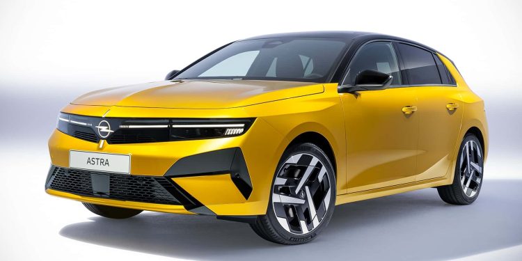 OPEL RINNOVA ASTRA AGGIUNGENDO STILE E TANTA TECNOLOGIA