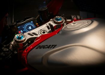 L’avventura secondo Ducati tra Roma e il deserto