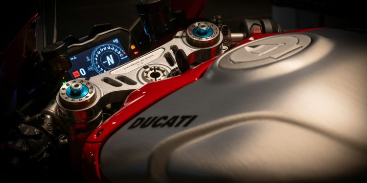 L’avventura secondo Ducati tra Roma e il deserto