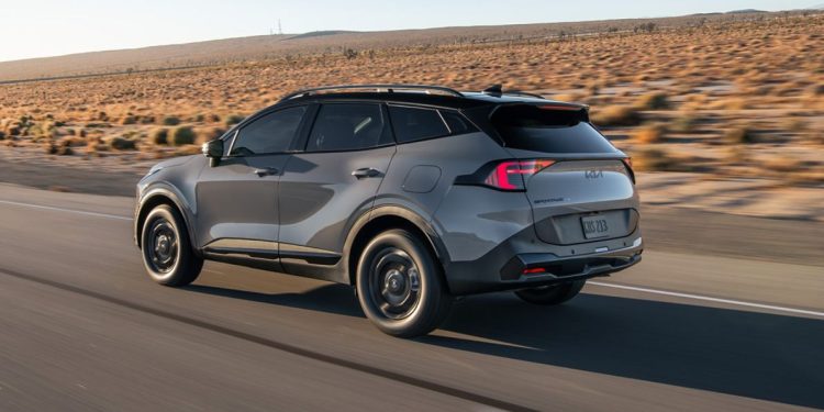 KIA METTE TRE ANIME DENTRO LO SPORTAGE