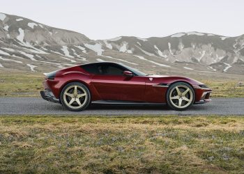 Ferrari torna al cambio manuale