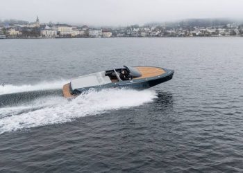 DALLA MACAN ALLA BARCA: PORSCHE ACCELERA IN ACQUA