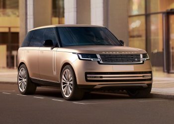 RANGE ROVER ELETTRICA SENZA CAMBIARE FILOSOFIA
